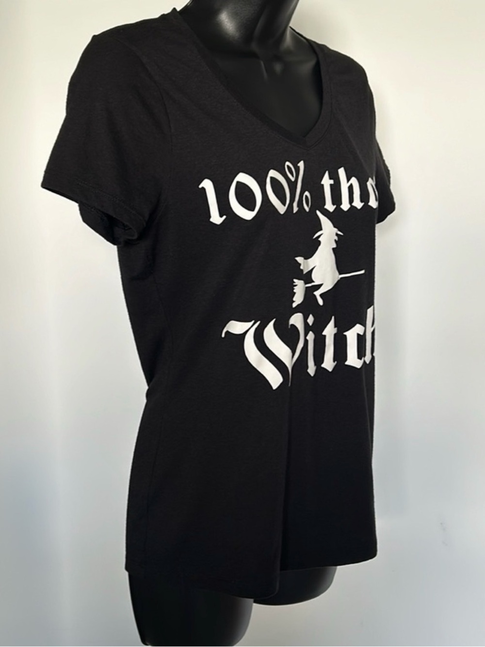 HANES 100% That Witch Women’s T-shirt Size Small Black V-neck Halloween Tee - Picture 3 of 7